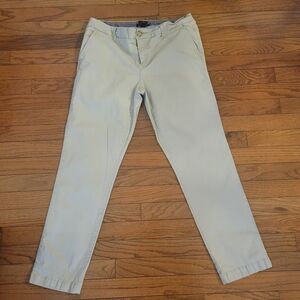 Tommy Hilfiger Cropped Khaki Pants
